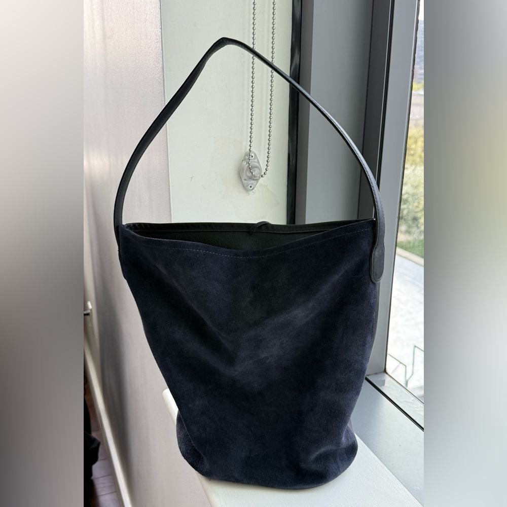 Berkeley bucket bag in leather and suede